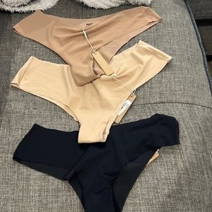 Skims Free cut cheeky Hipster